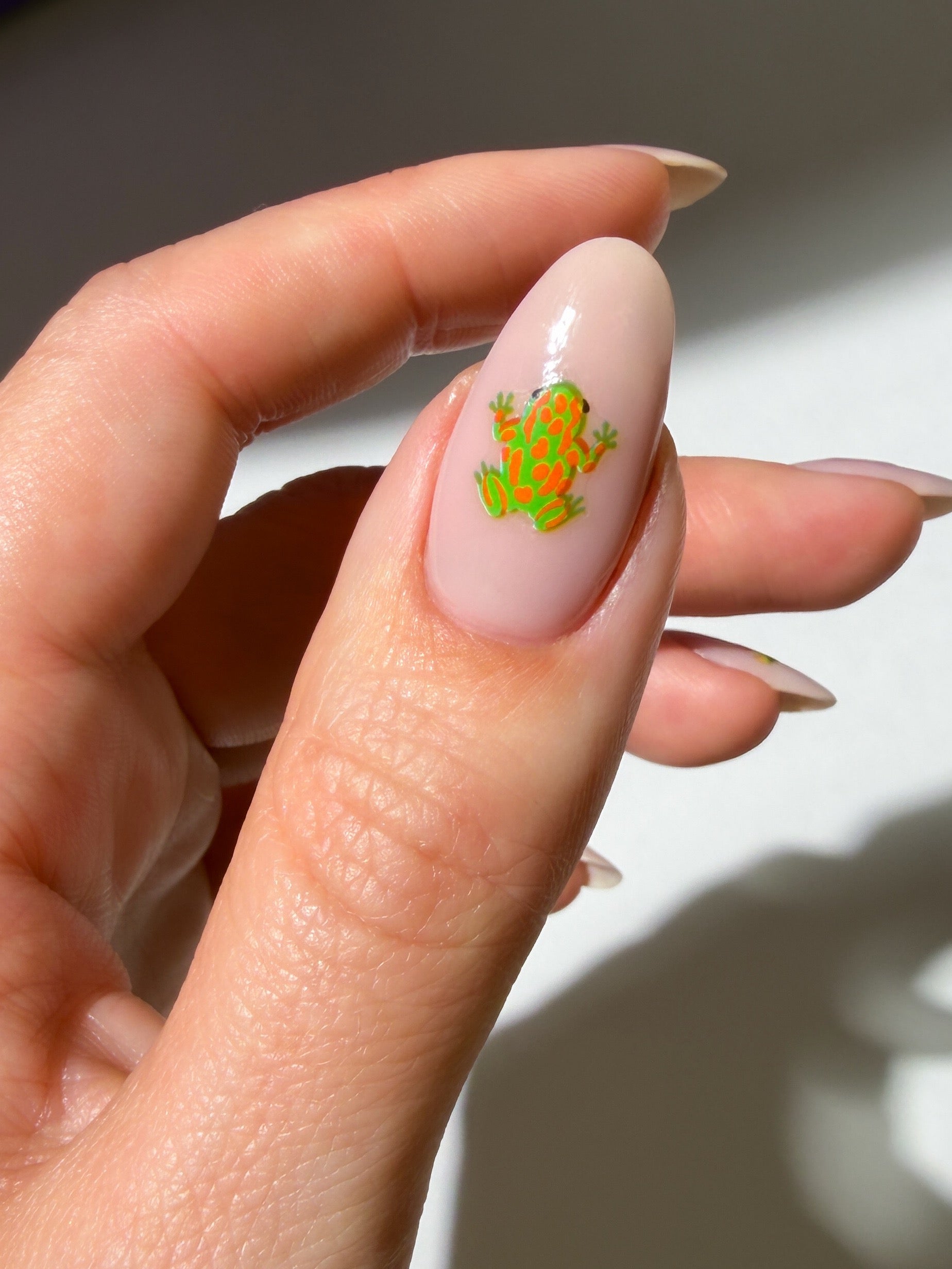 Creepers animal sticker on a nude base